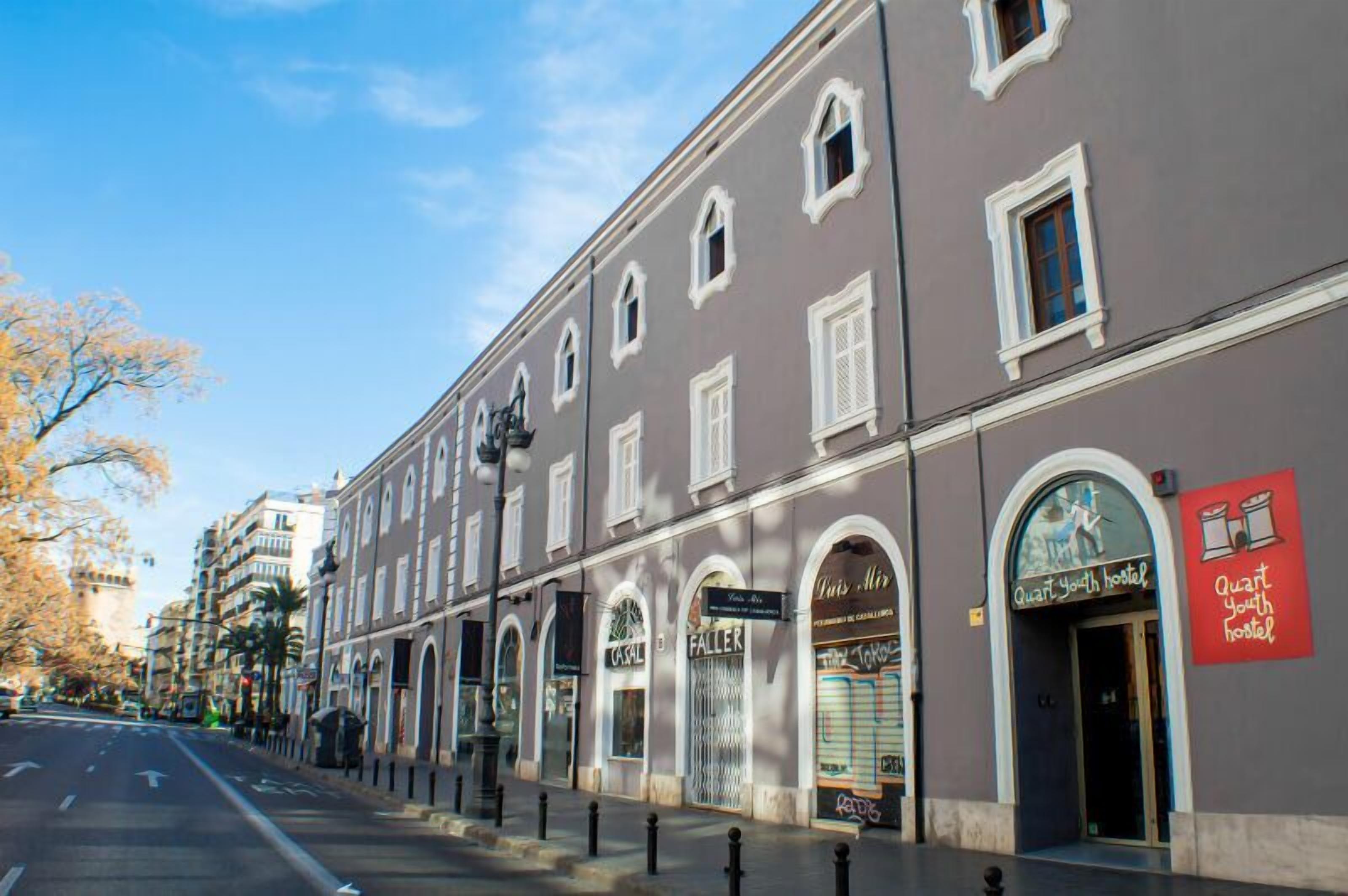 Quart Youth Hostel & Apartments - Valencia — Photos 1
